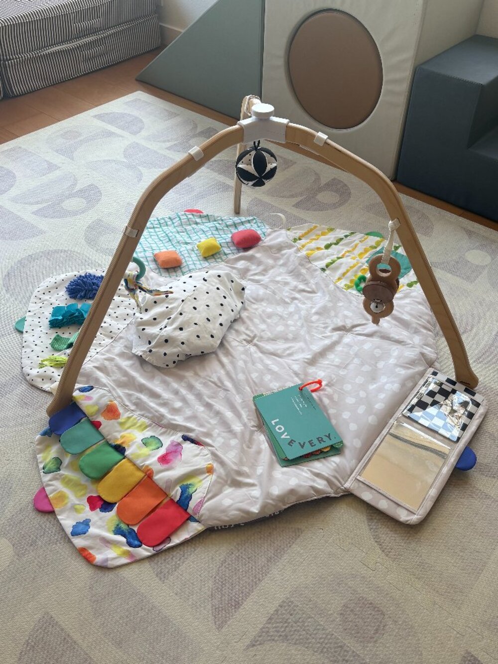 Lovevery The Play Gym Baby Activity Gym & Play Mat Complete